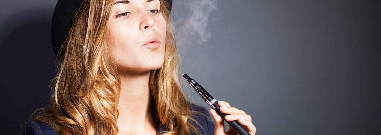 Effects of electronic cigarette on teeth and gums